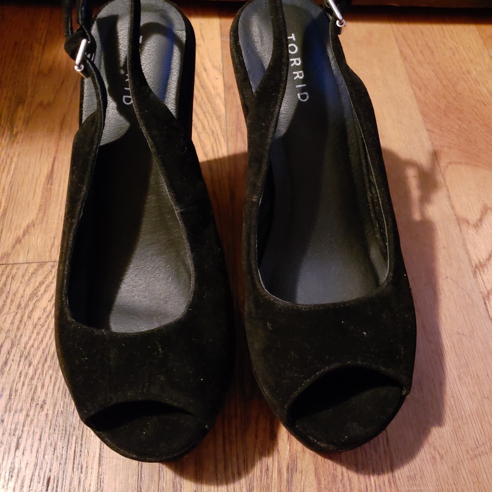Black fabric wedges